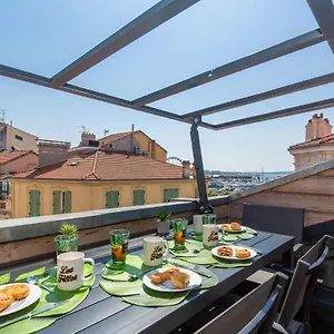 Anzur Yourhosthelper , Cannes France